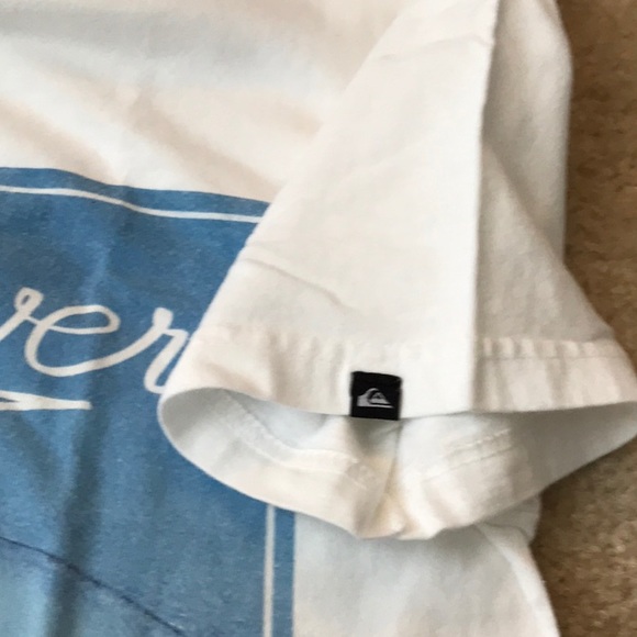 Quicksilver Regular Fit Tee. Size Small. - Picture 4 of 6
